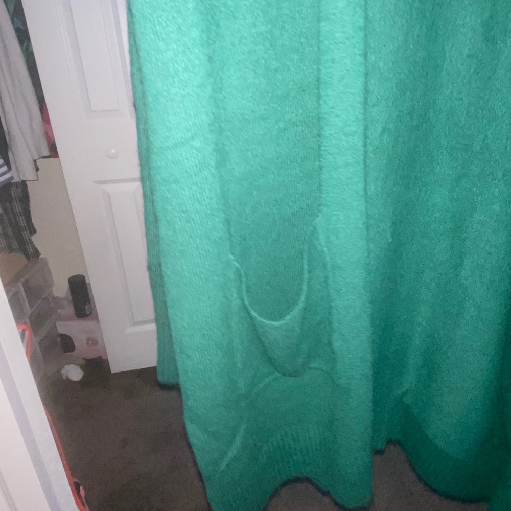 sweater - Picture 2 of 4